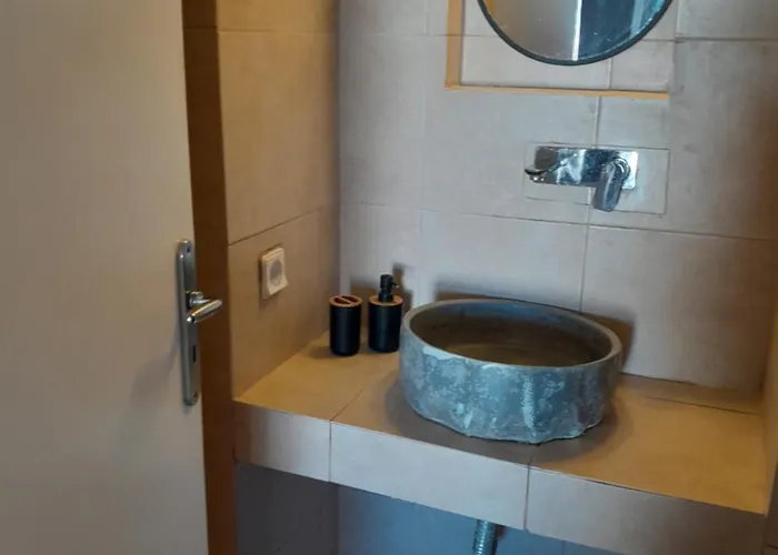 アパート In New Management With Buffet Breakfast & Free Pick Up Up To 5 Days