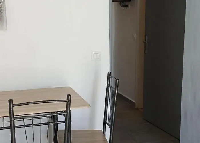 In New Management With Buffet Breakfast & Free Pick Up Up To 5 Days アパート イメロヴィグリ