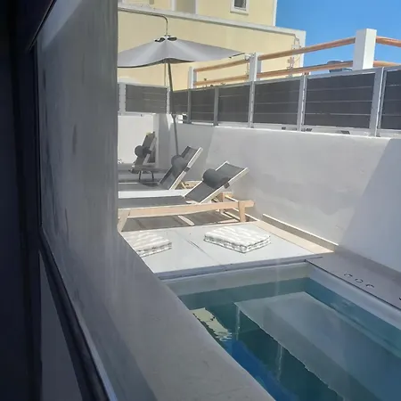 In New Management With Buffet Breakfast & Free Pick Up Up To 5 Days Lägenhet