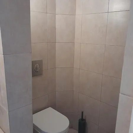 Lägenhet In New Management With Buffet Breakfast & Free Pick Up Up To 5 Days